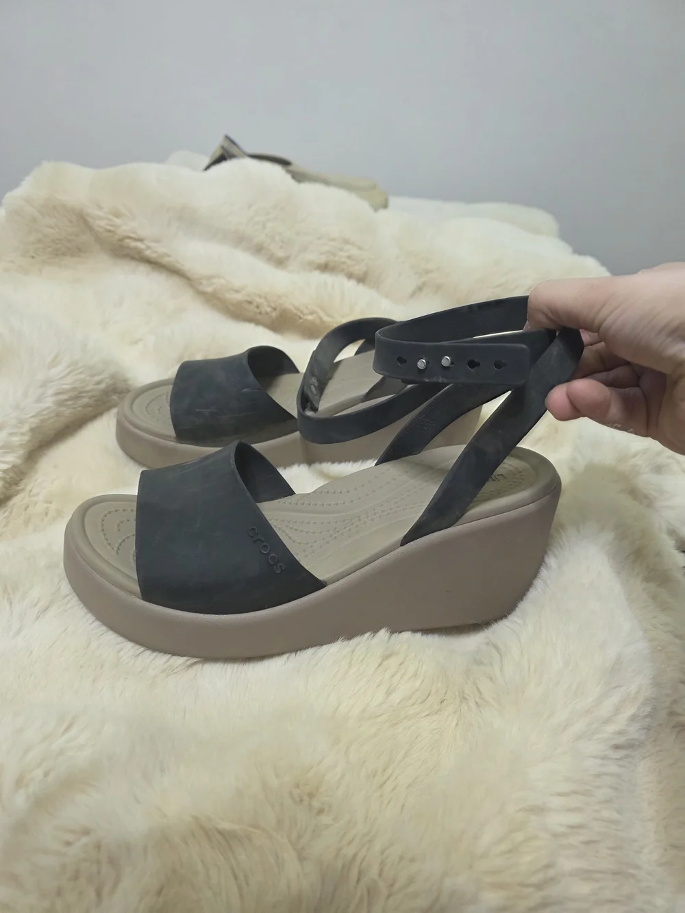 CROCS stylish wedge